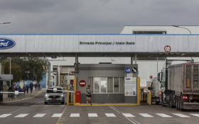 Intersindical Valenciana en FORD pide una reunión a Pedro Sánchez, durante su visita a la factoría.